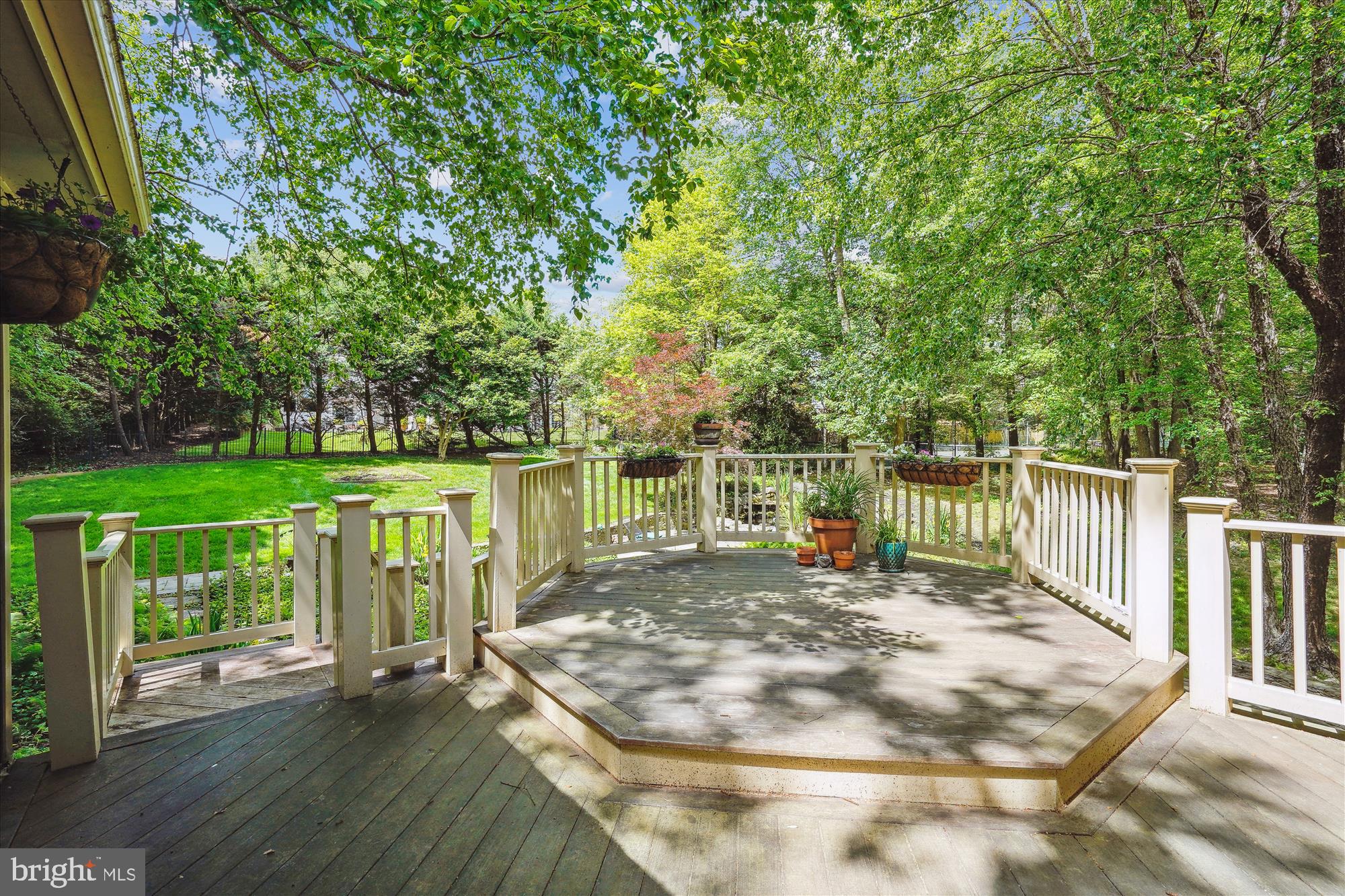 7621 Burford Dr