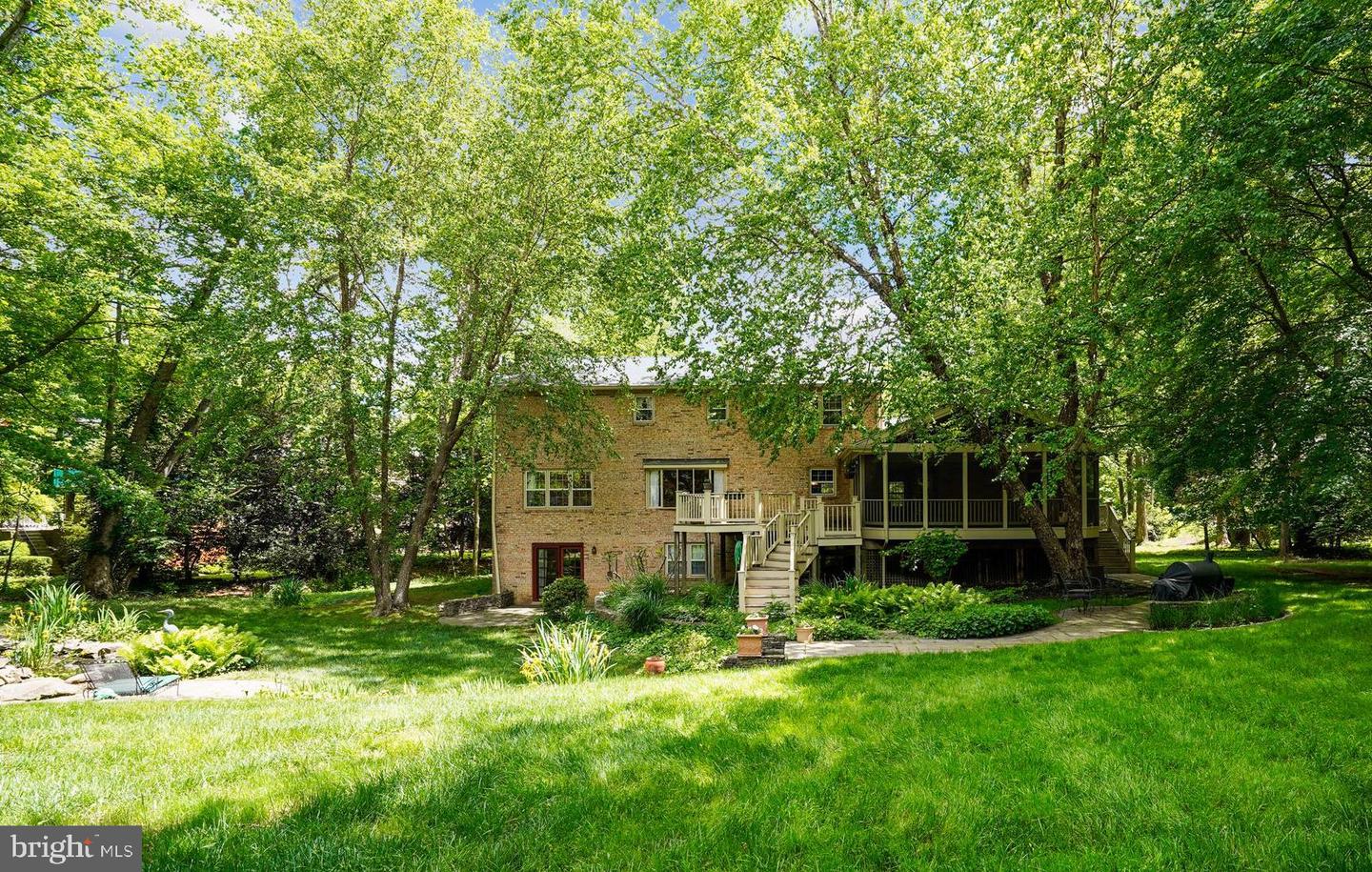 7621 Burford Dr