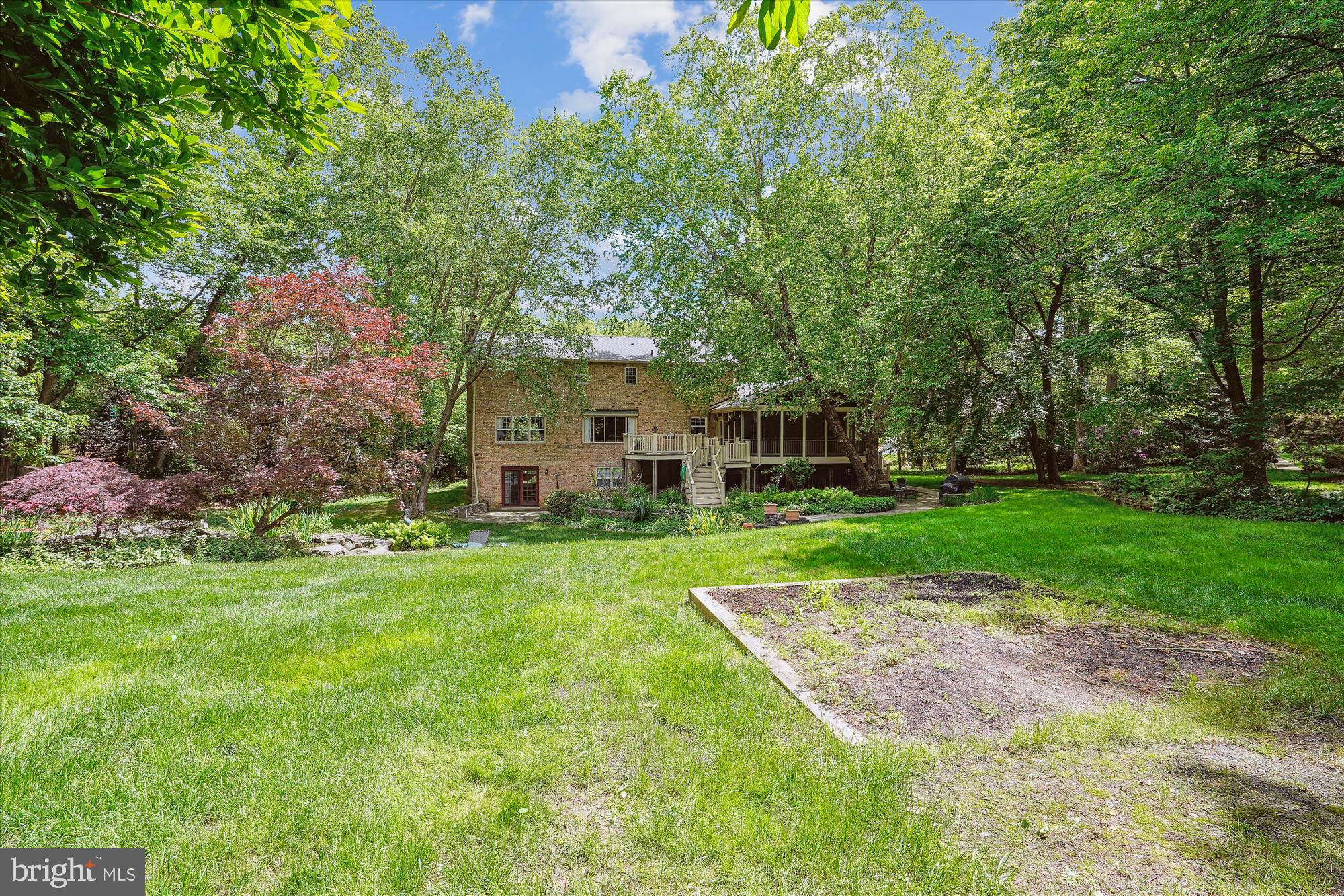 7621 Burford Dr
