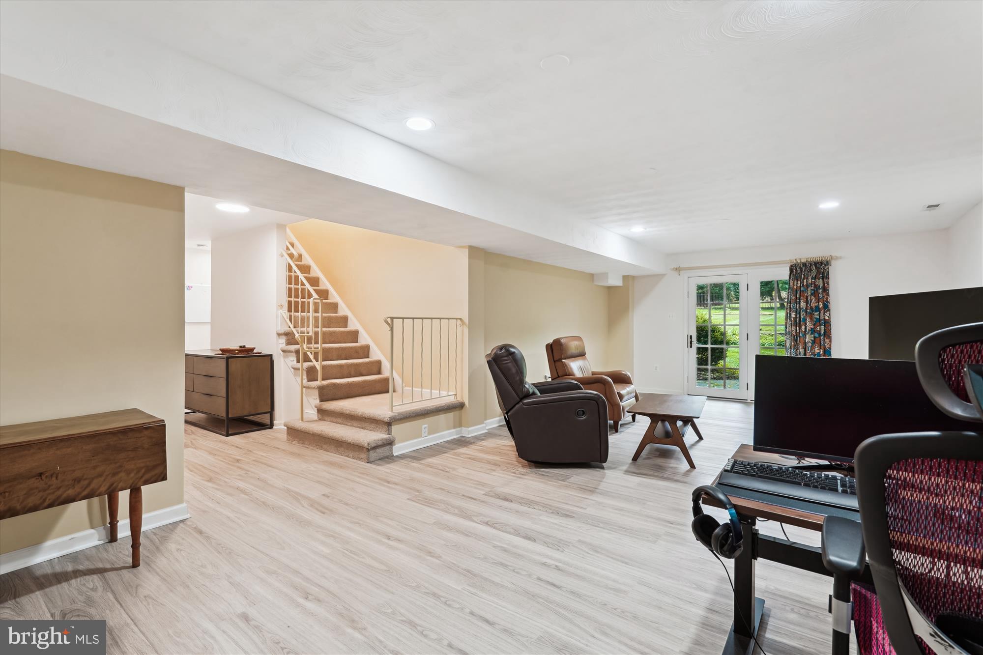 7621 Burford Dr