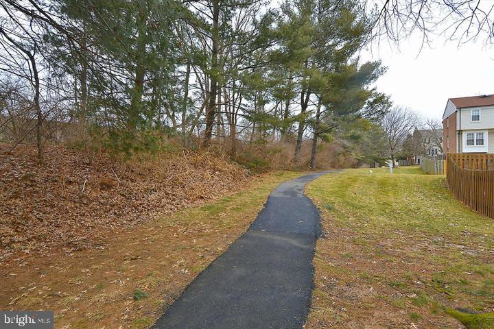 2777 GROVEMORE LANE