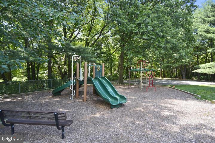 2777 GROVEMORE LANE