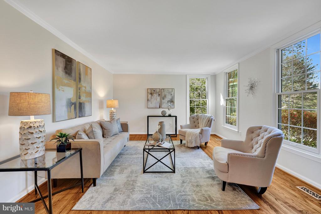 6516 ANNA MARIA COURT