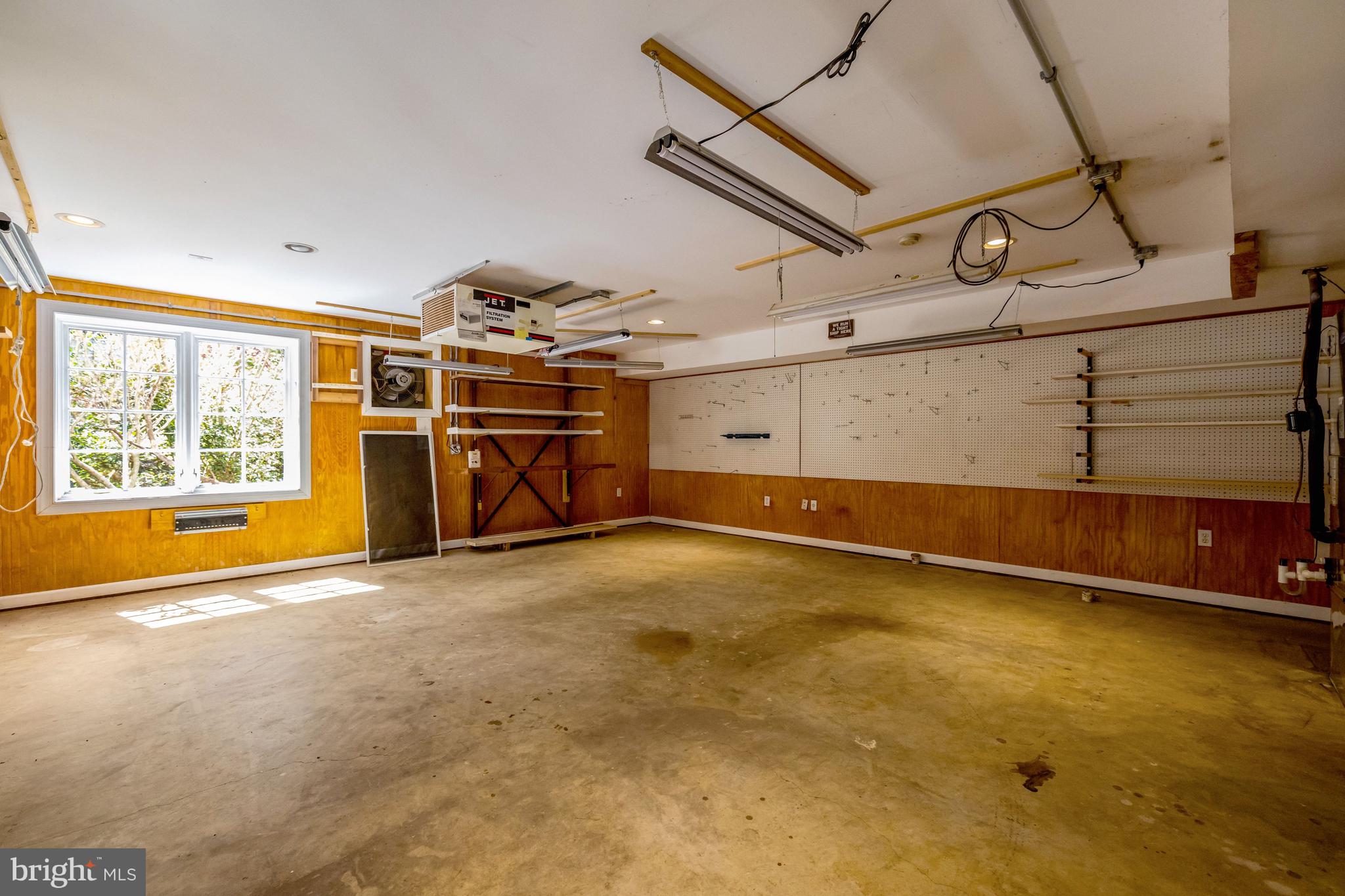 6516 ANNA MARIA COURT