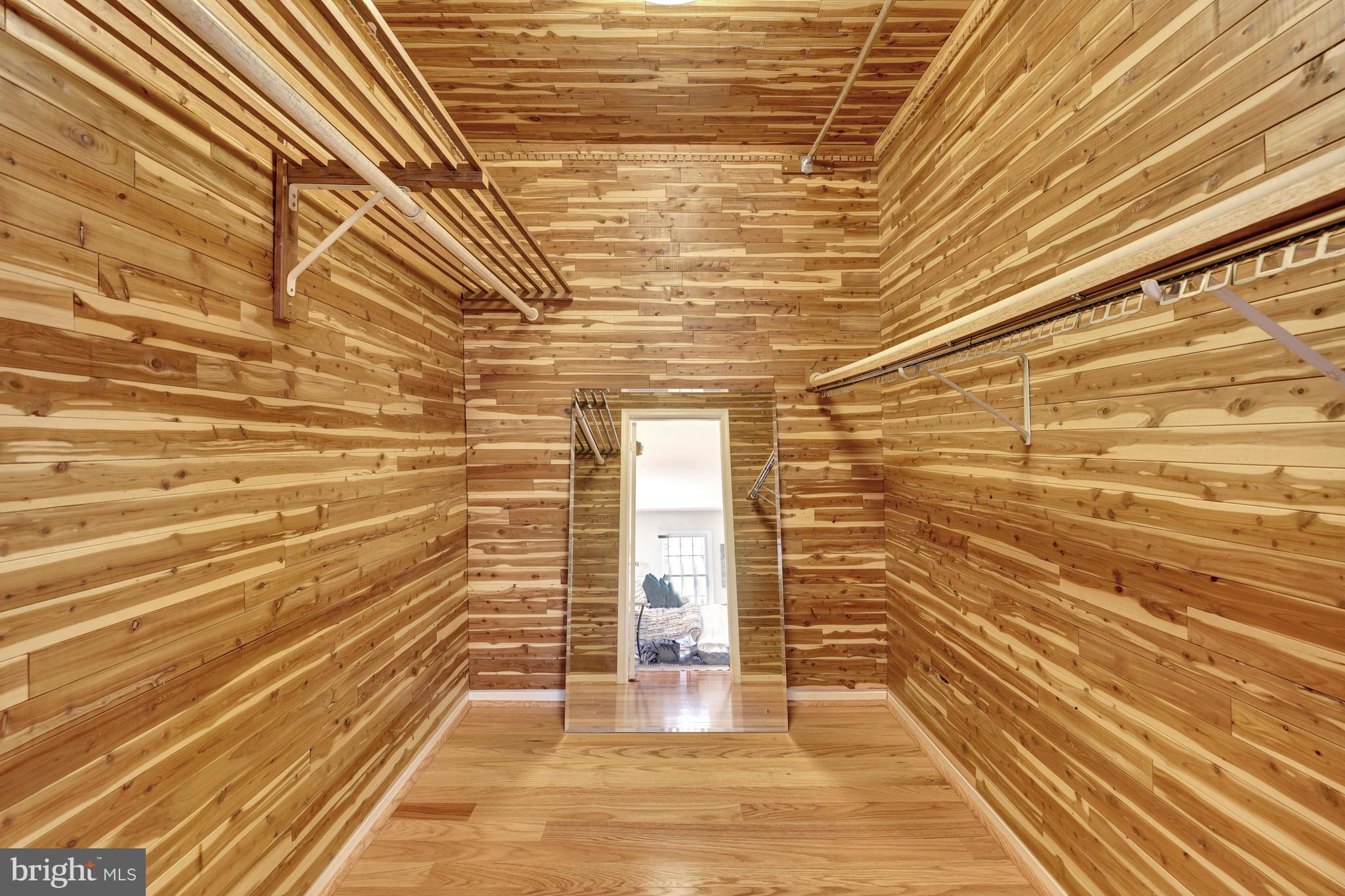 6516 ANNA MARIA COURT