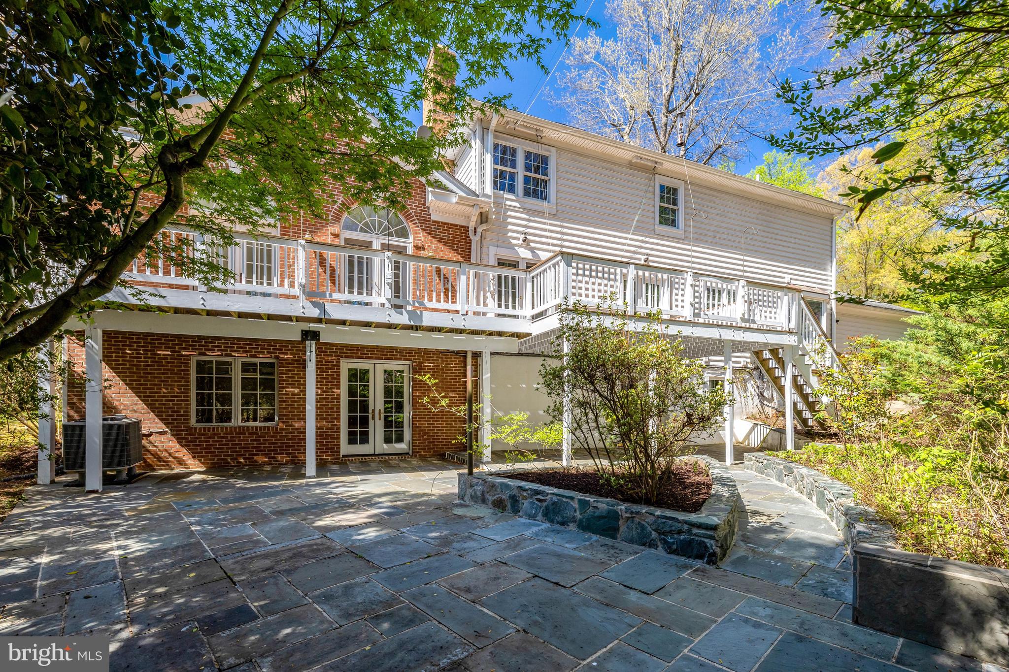 6516 ANNA MARIA COURT