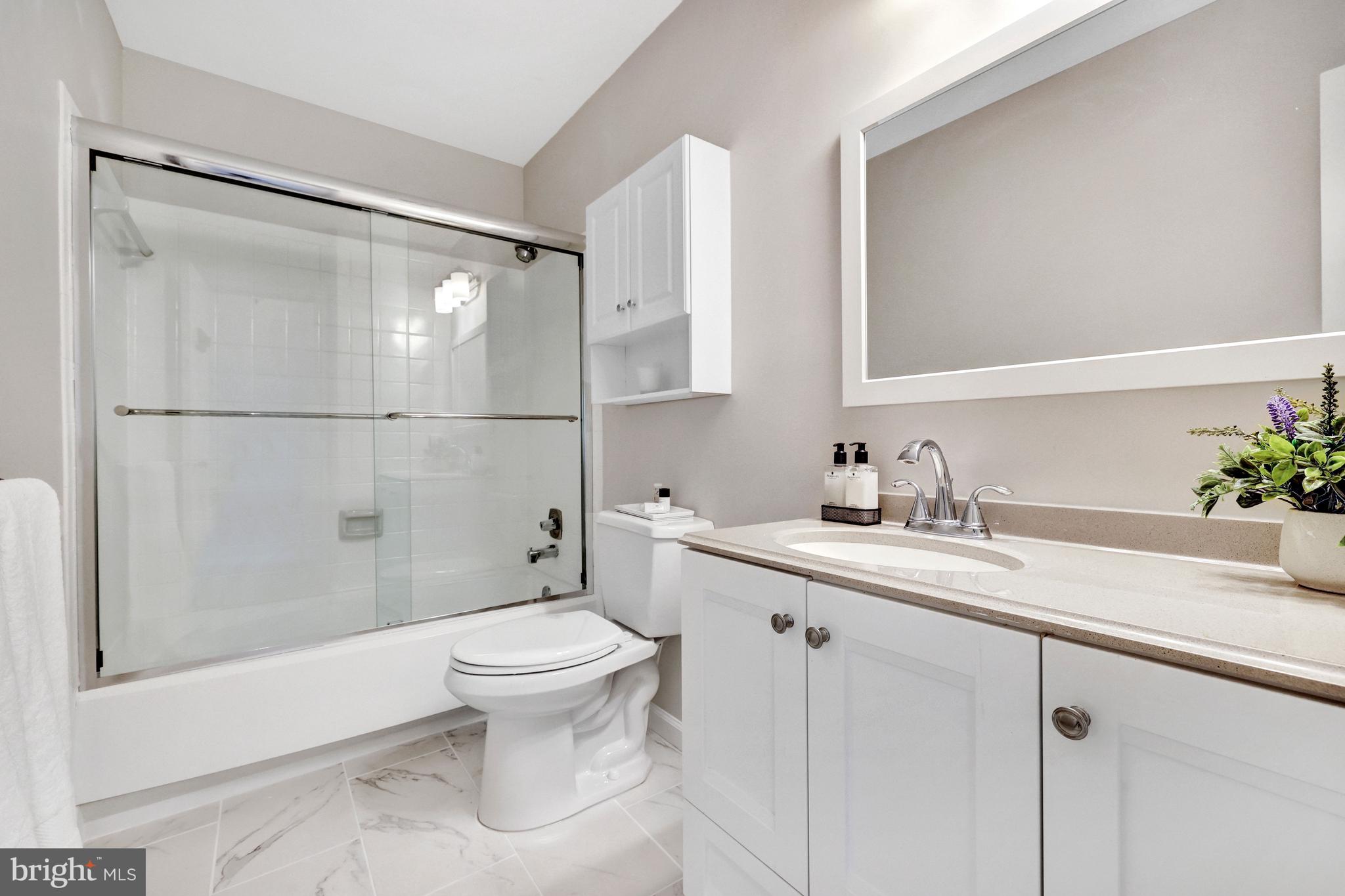 6516 ANNA MARIA COURT