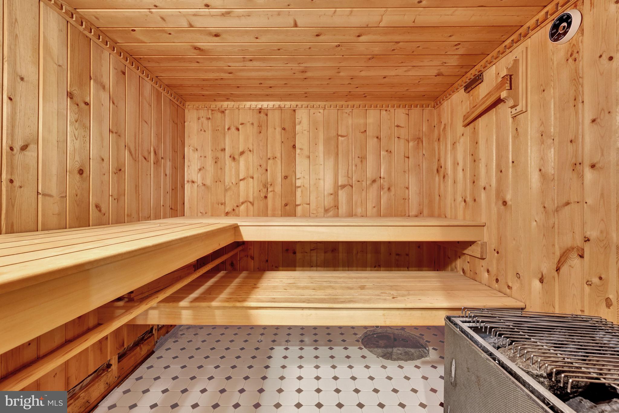 6516 ANNA MARIA COURT