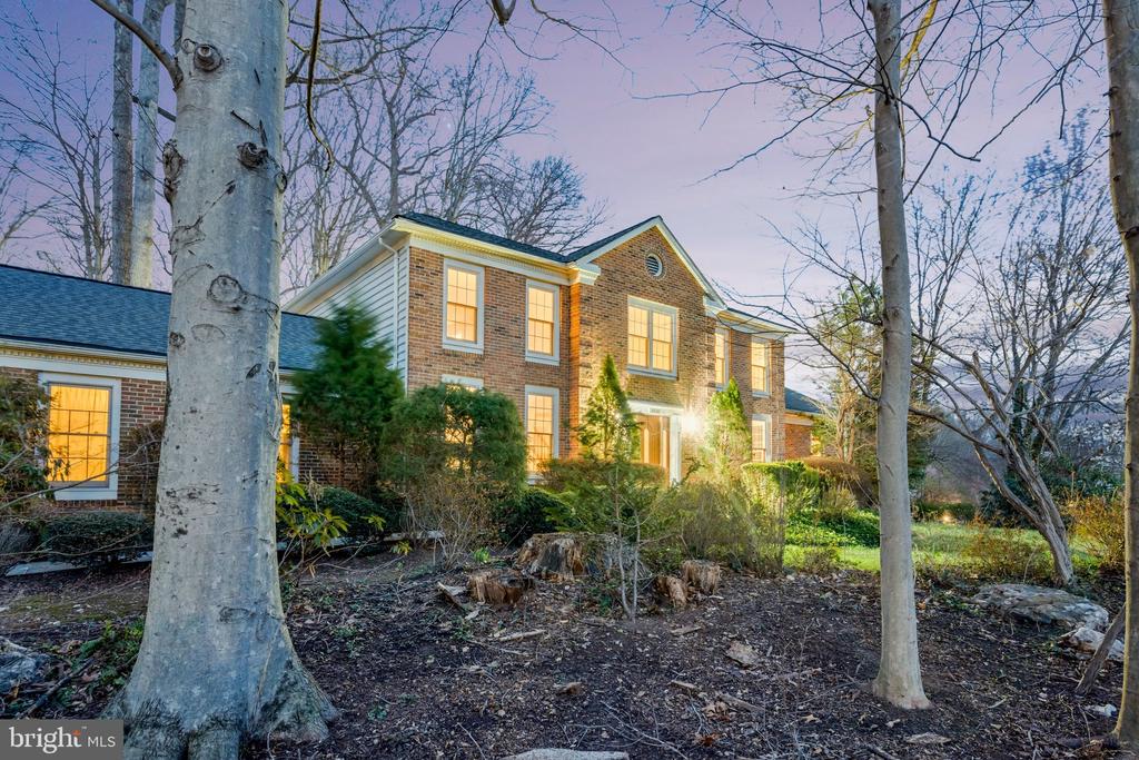 6516 ANNA MARIA COURT