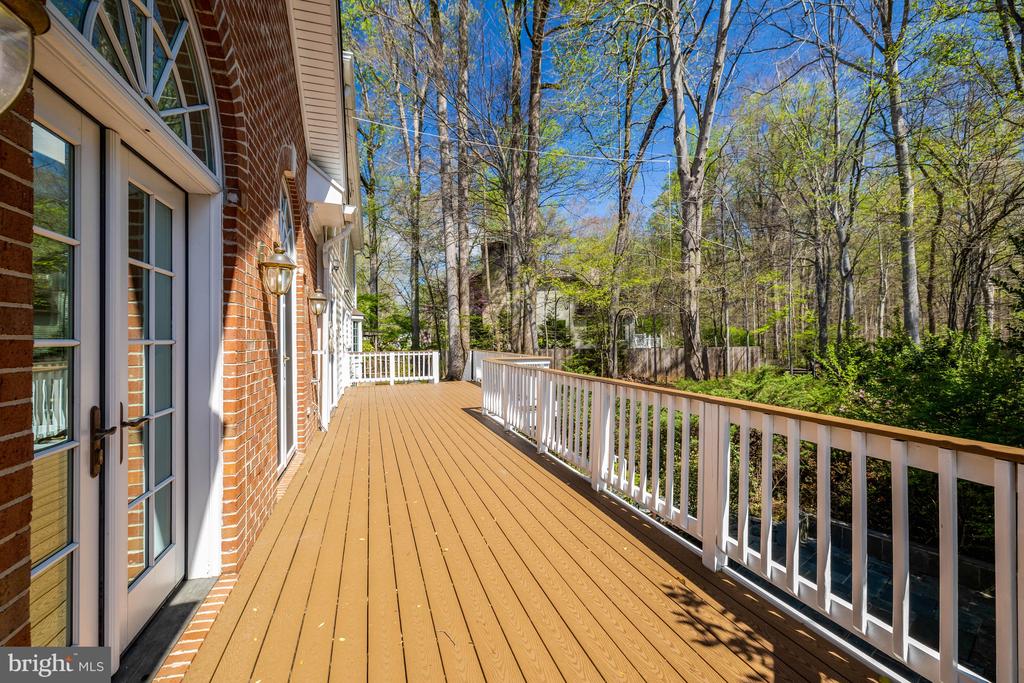 6516 ANNA MARIA COURT