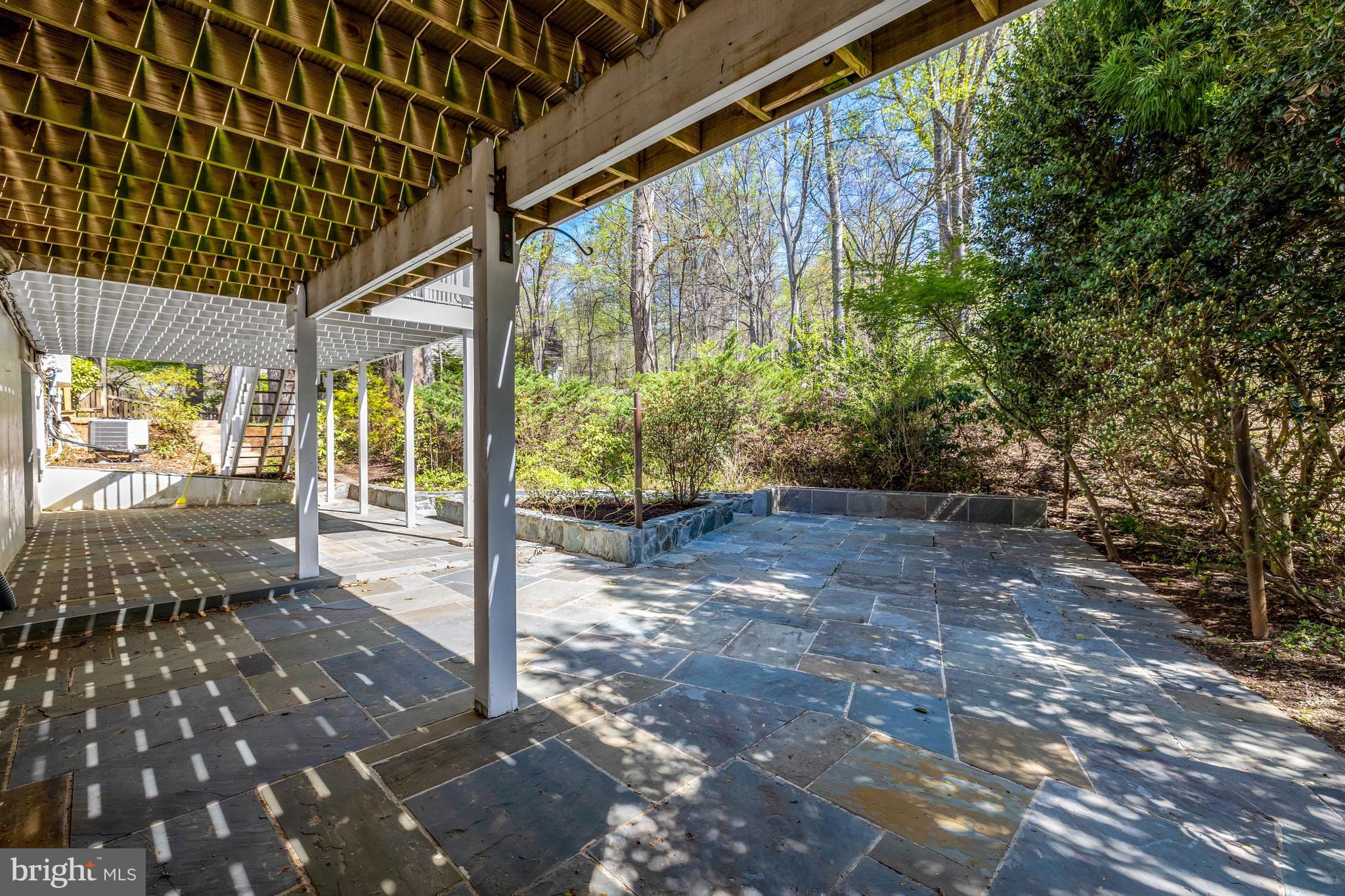 6516 ANNA MARIA COURT