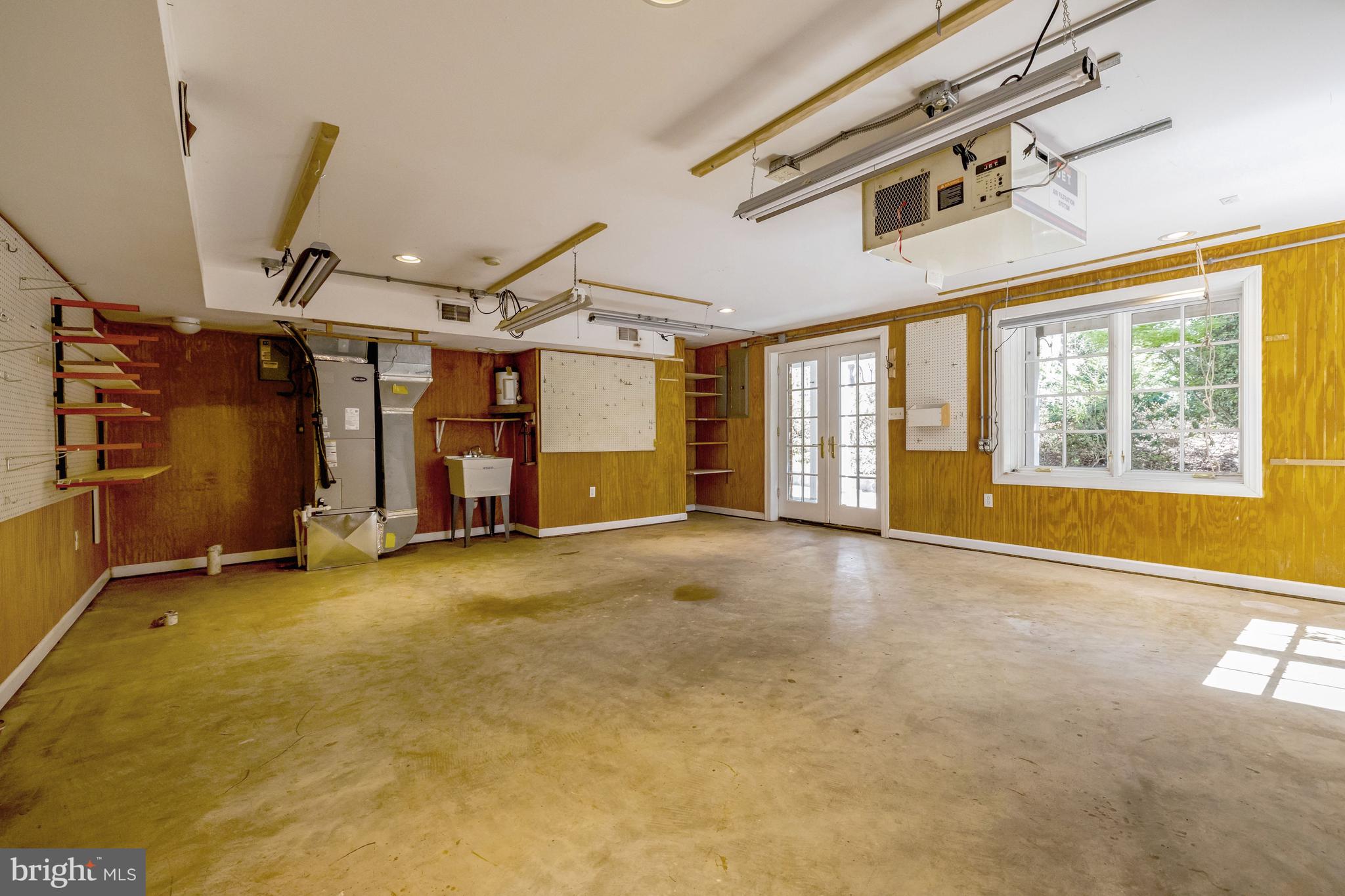 6516 ANNA MARIA COURT