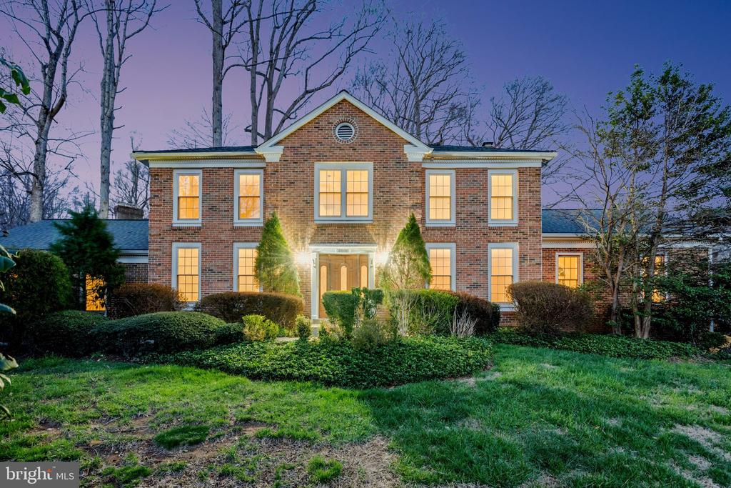 6516 ANNA MARIA COURT