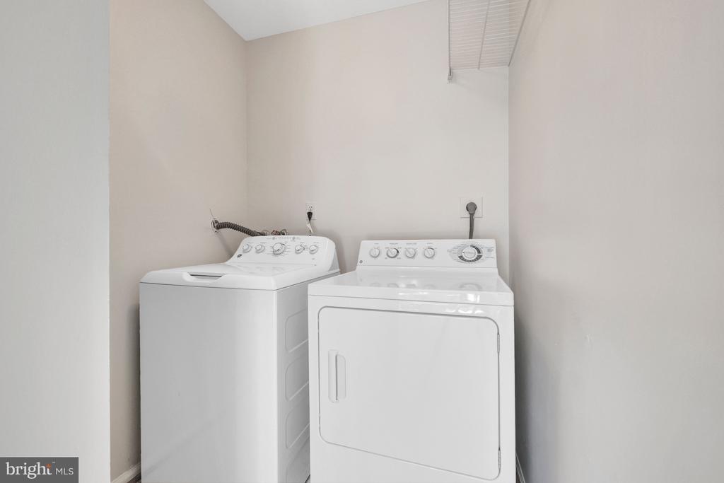 6516 ANNA MARIA COURT