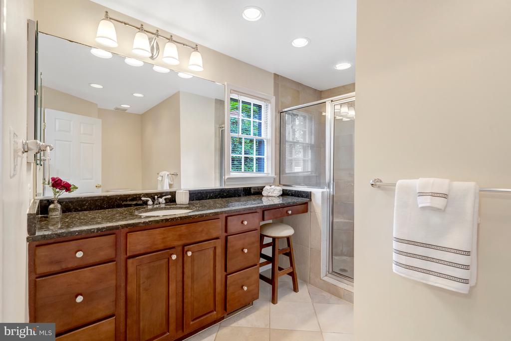 1521 FOREST VILLA LANE