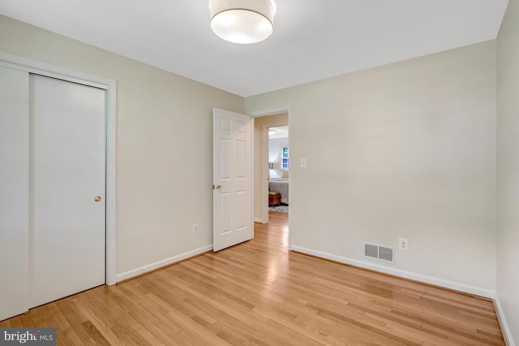 1521 FOREST VILLA LANE