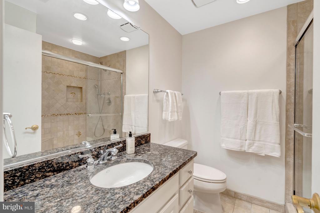 1521 FOREST VILLA LANE