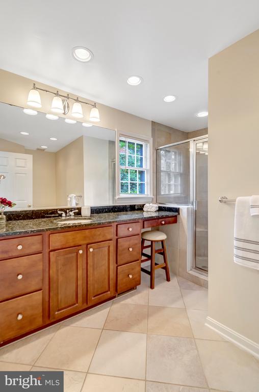 1521 FOREST VILLA LANE