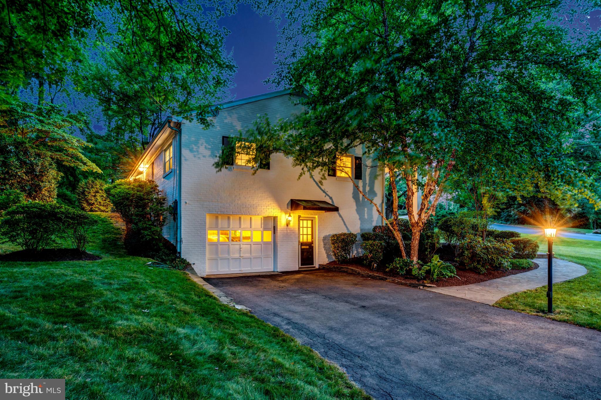 1521 FOREST VILLA LANE