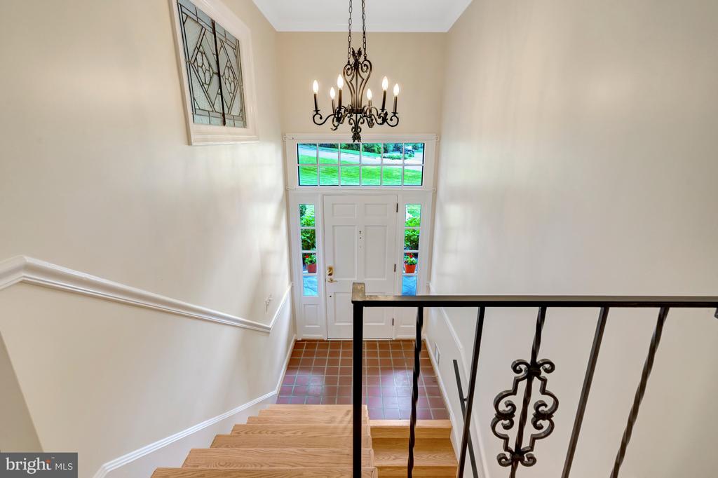 1521 FOREST VILLA LANE