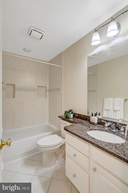 1521 FOREST VILLA LANE