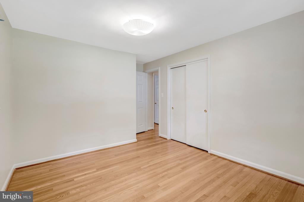 1521 FOREST VILLA LANE