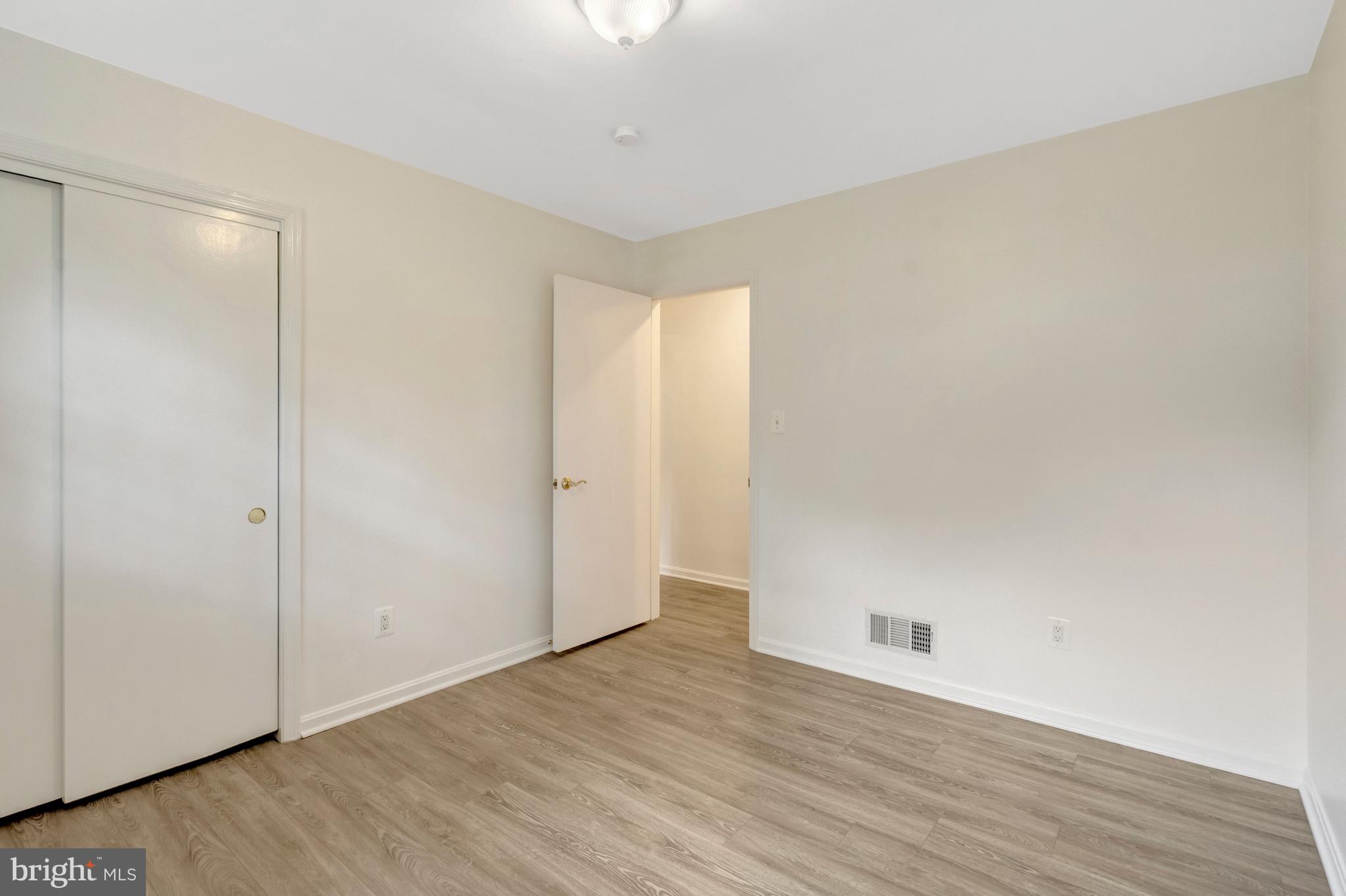 1521 FOREST VILLA LANE