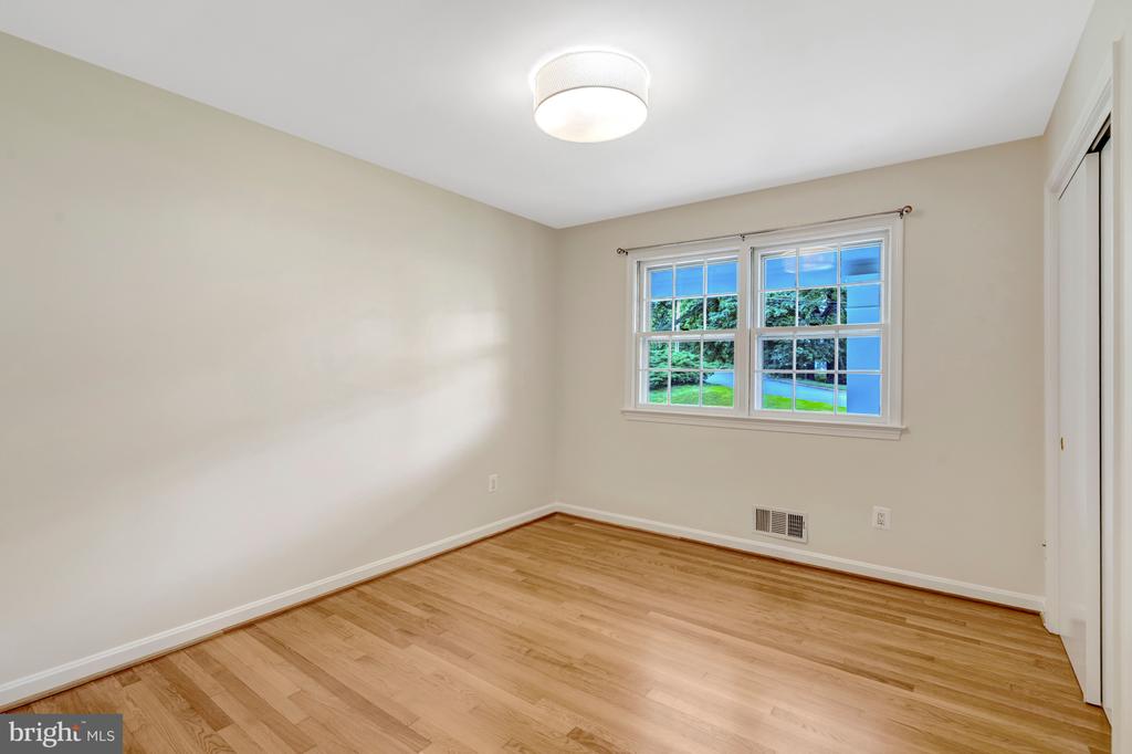 1521 FOREST VILLA LANE