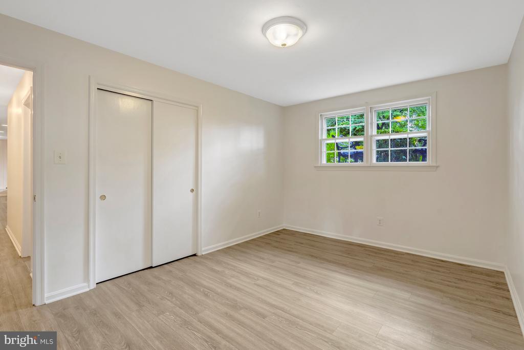 1521 FOREST VILLA LANE