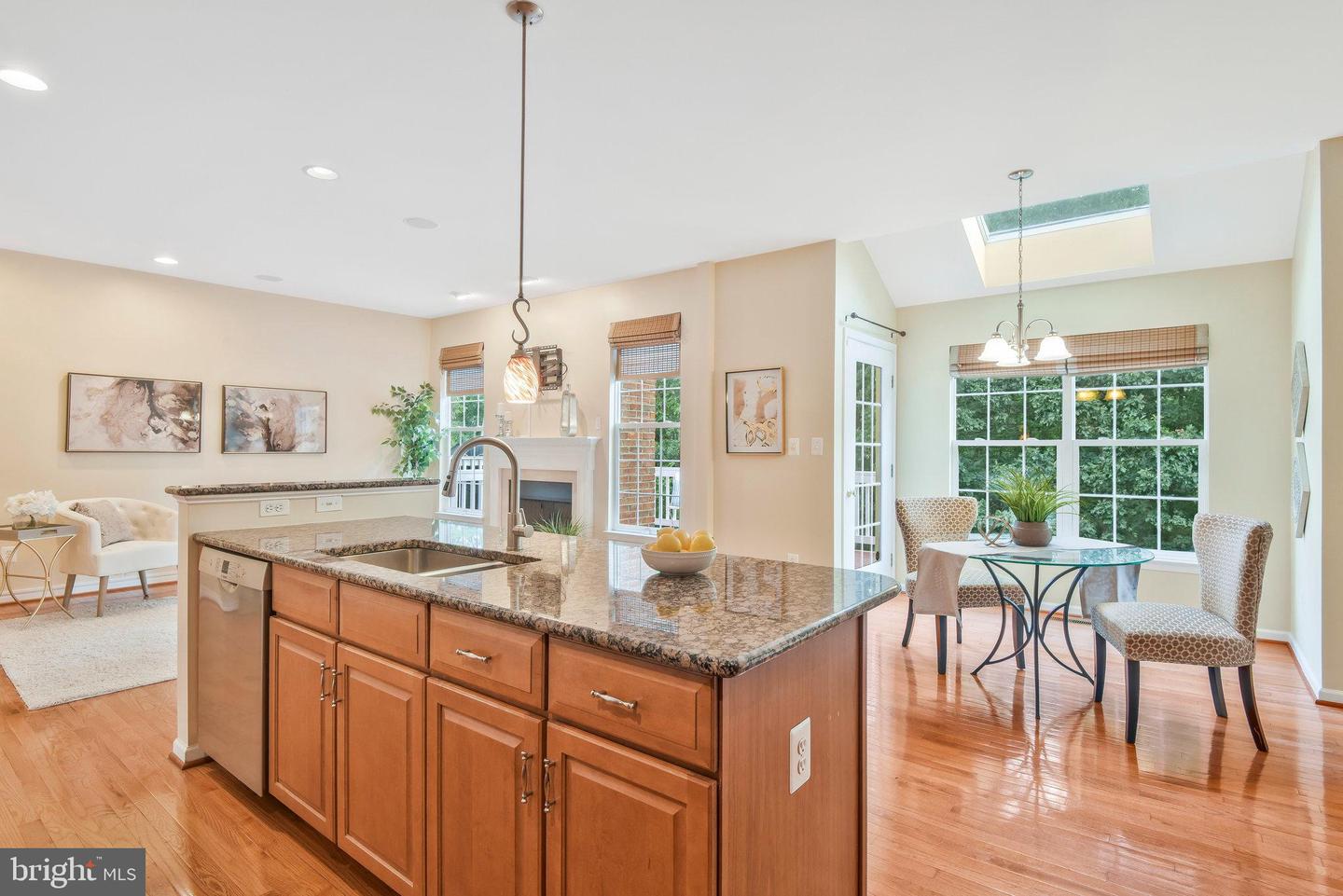 19582 Aspendale Square