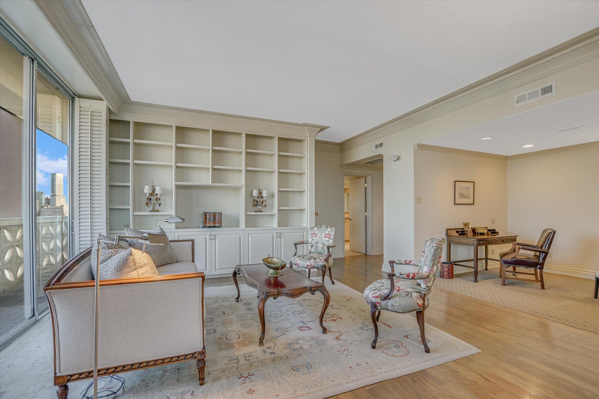 1801 Lavaca ST Unit: CDE