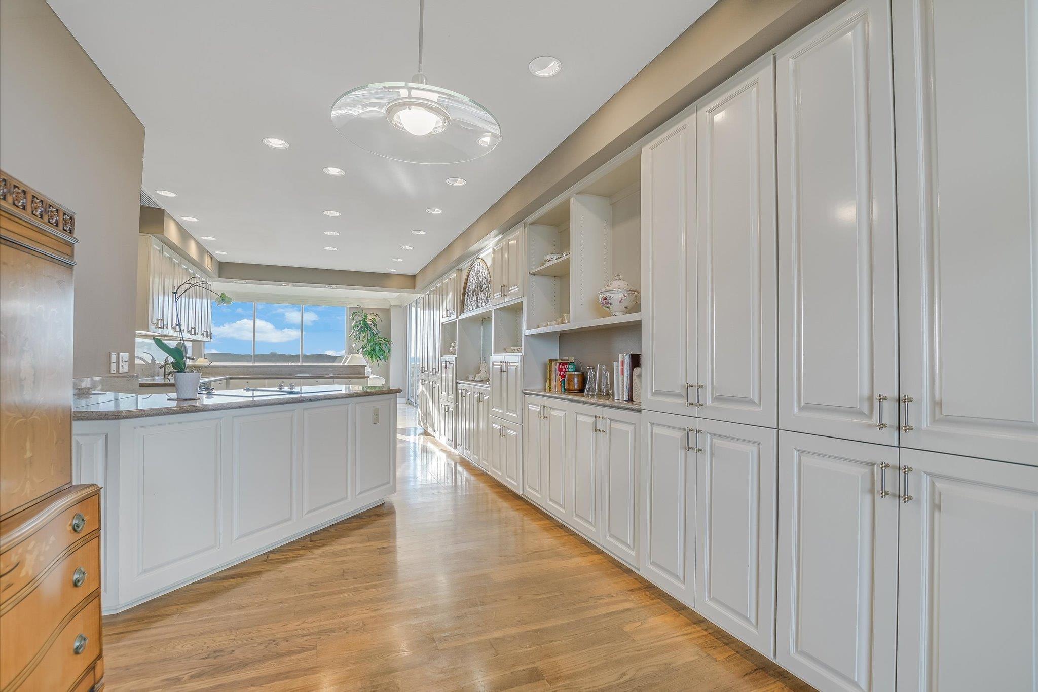 1801 Lavaca ST Unit: CDE