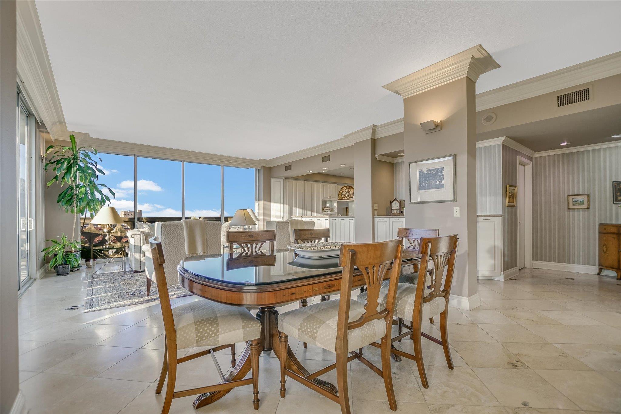 1801 Lavaca ST Unit: CDE