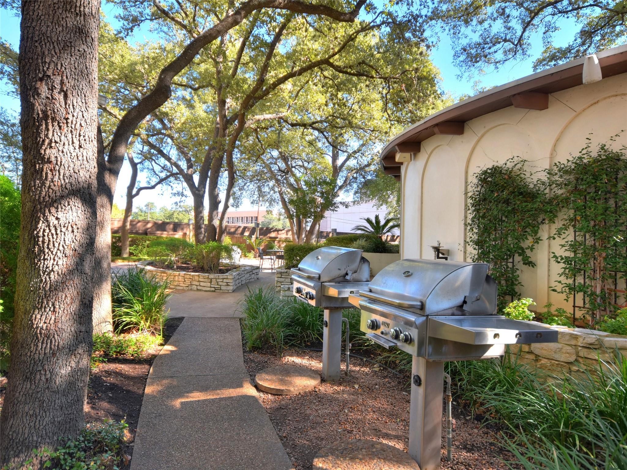 1801 Lavaca ST Unit: CDE