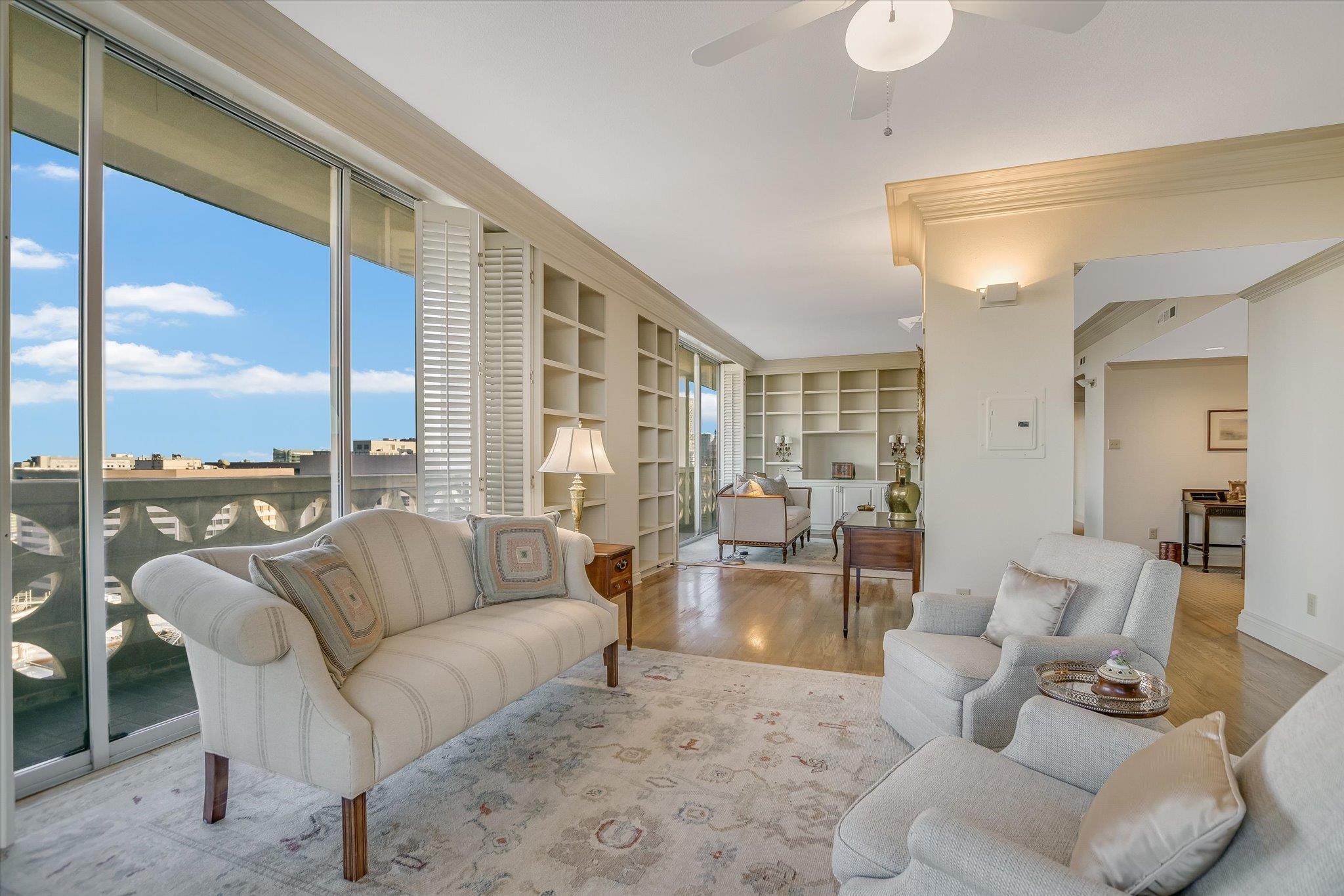 1801 Lavaca ST Unit: CDE