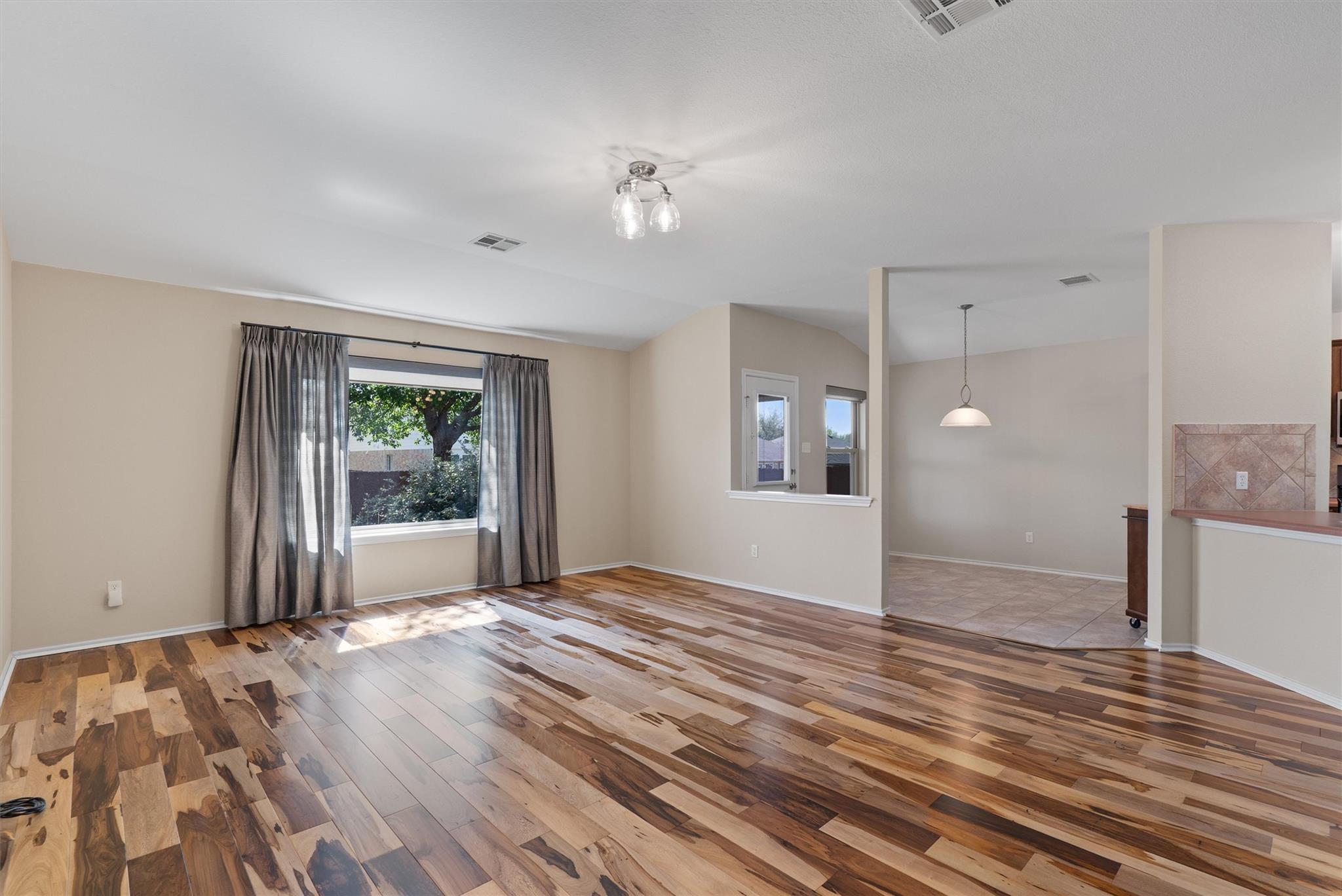 12717 Wood Lily TRL