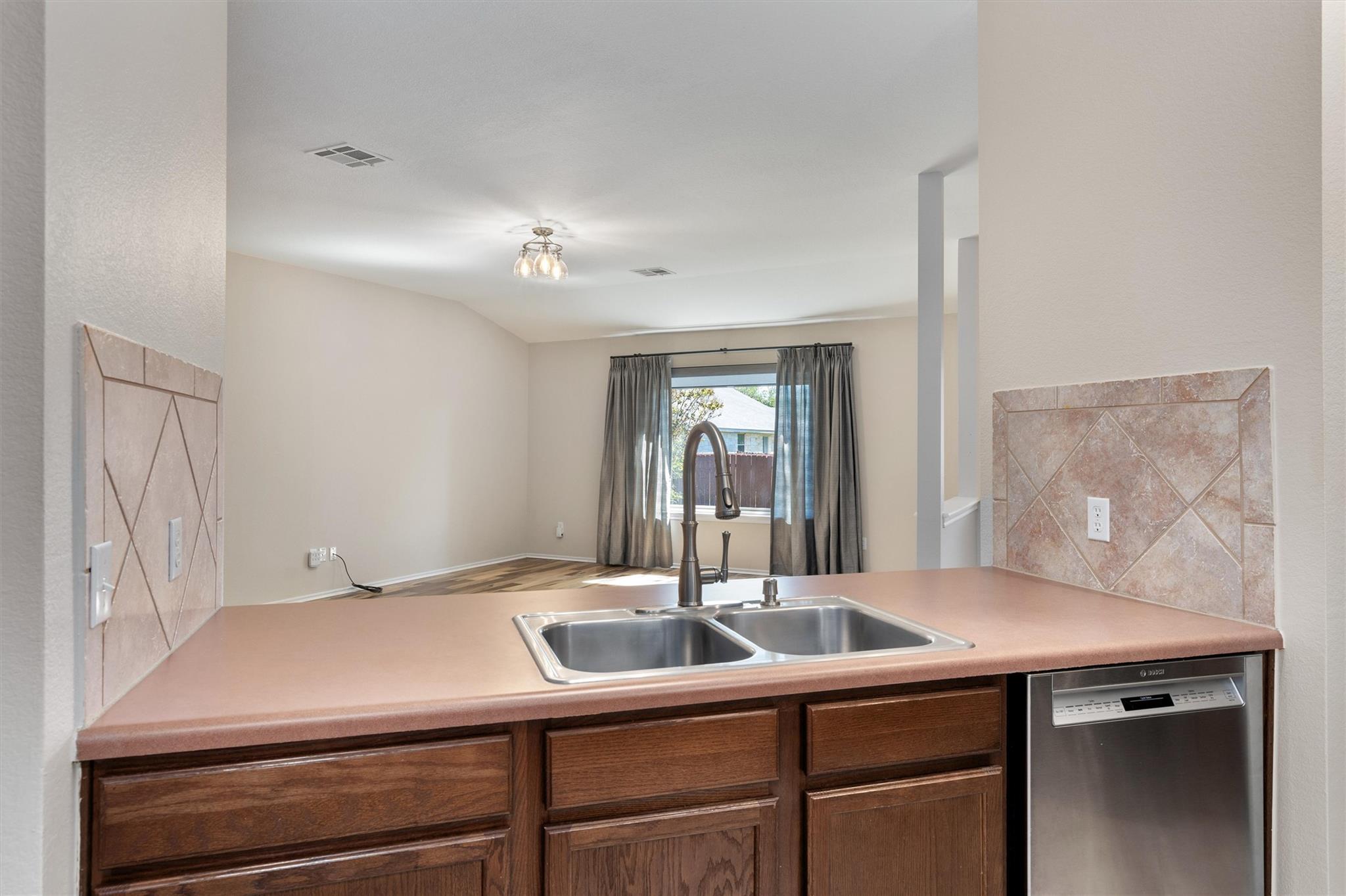 12717 Wood Lily TRL