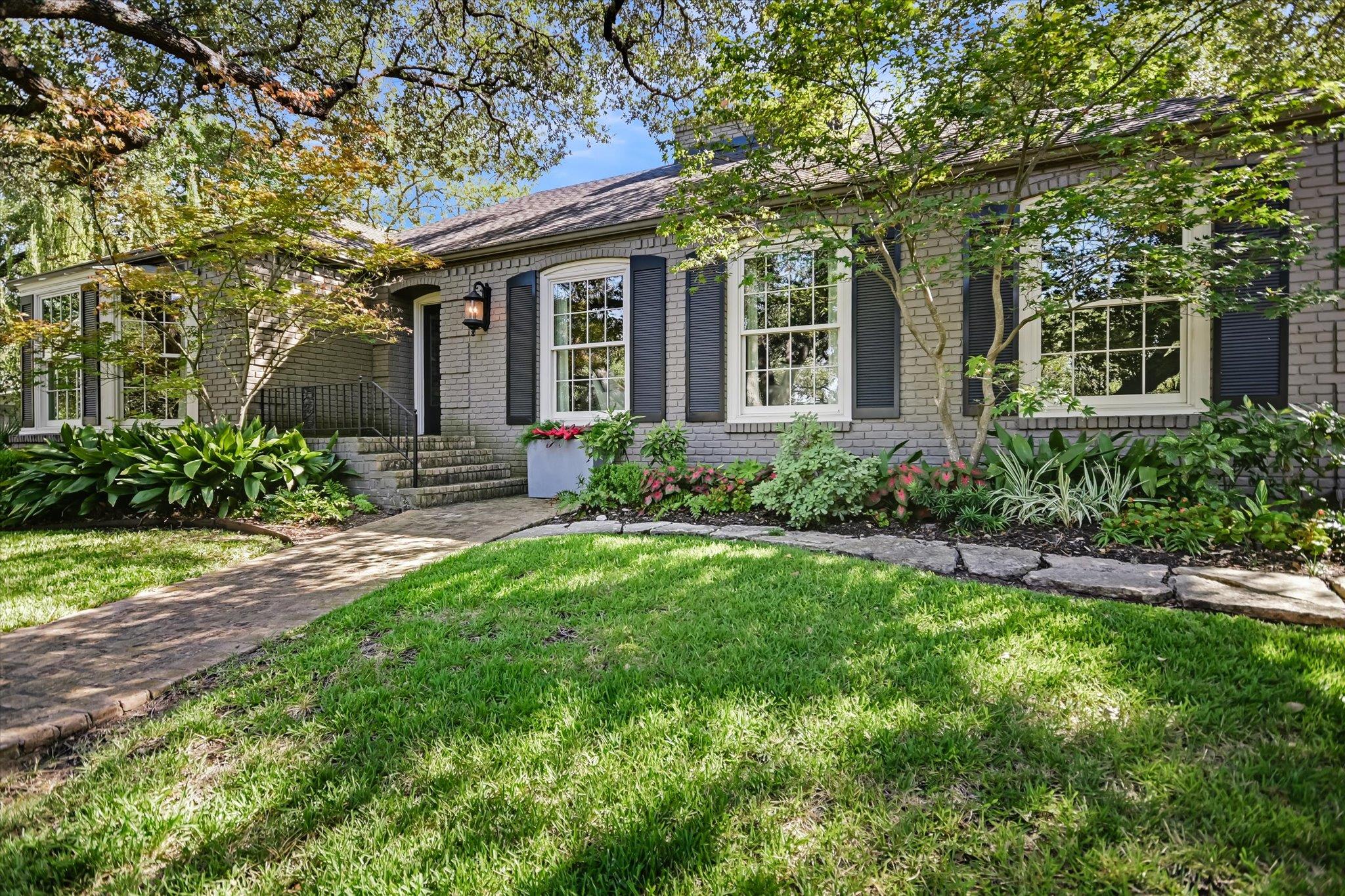 3423 Mount Barker DR