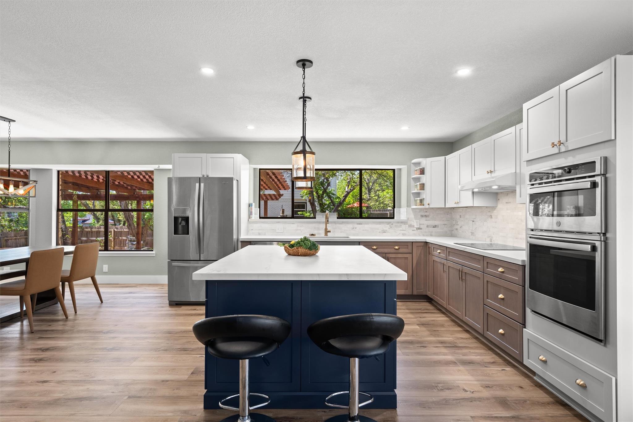 9800 Knotty Pine CV