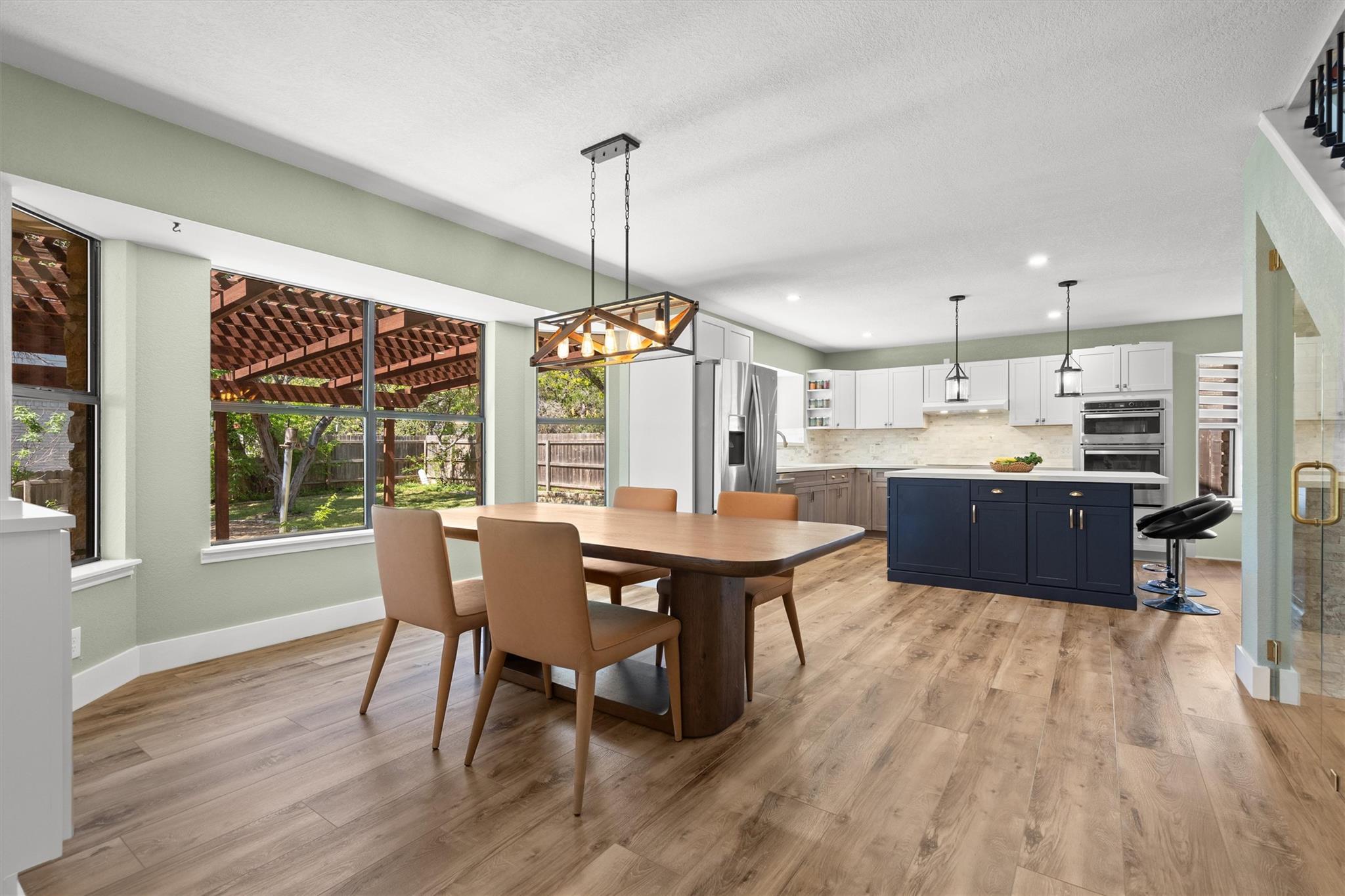 9800 Knotty Pine CV