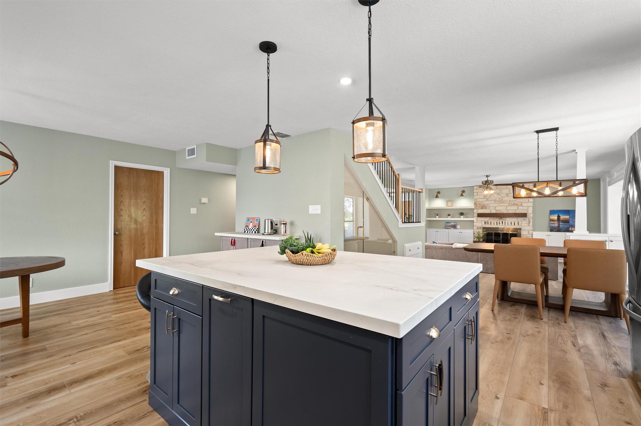 9800 Knotty Pine CV