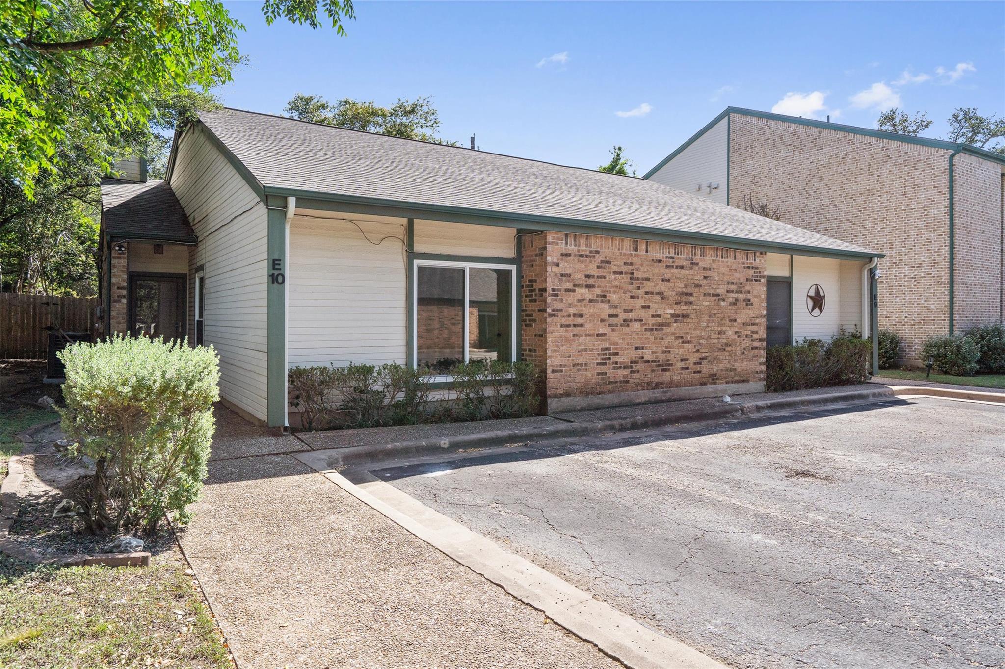 6501 Columbia Oaks CT # 10