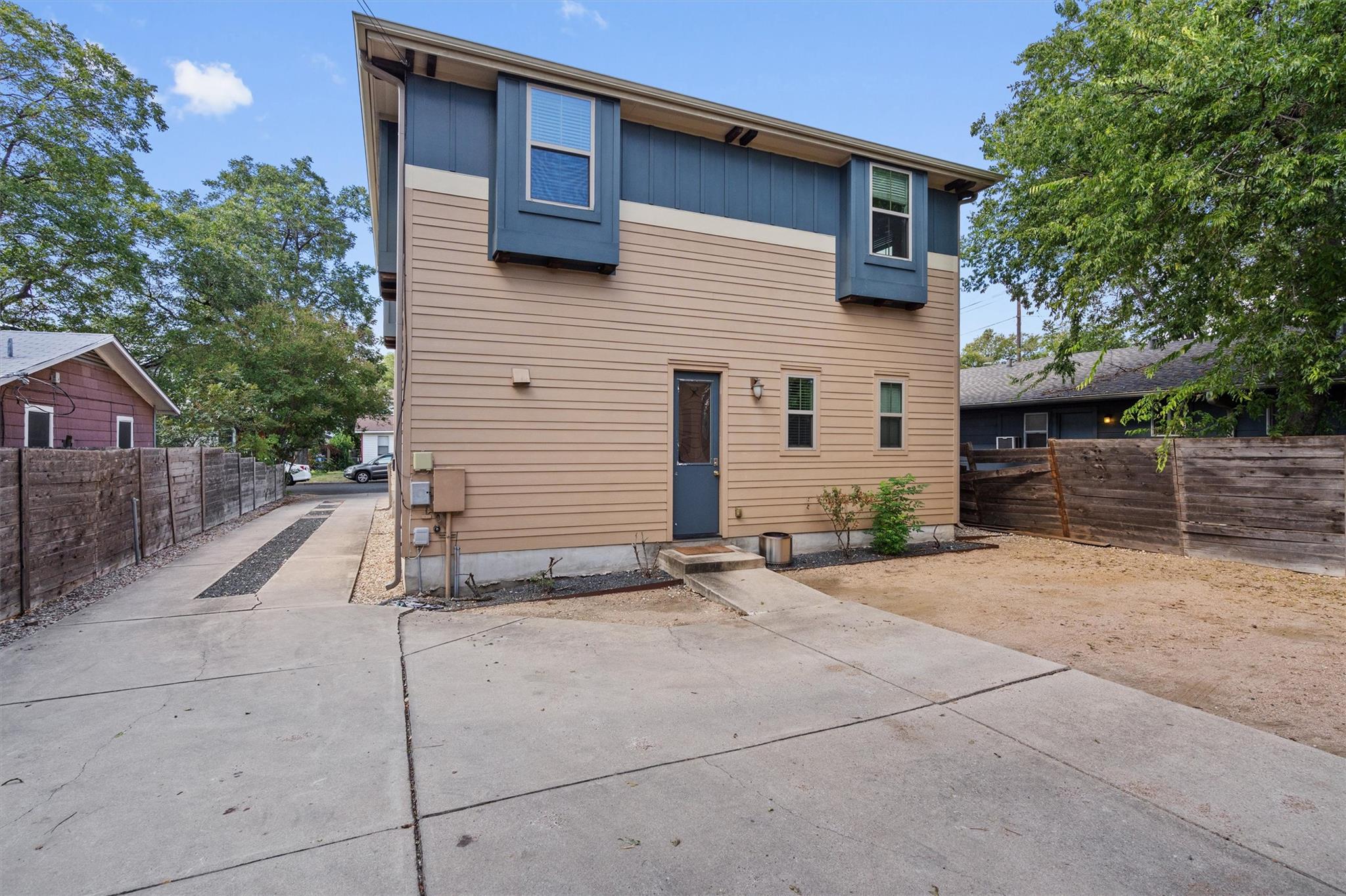 500 W 55th 1/2 ST # B Unit: A and B