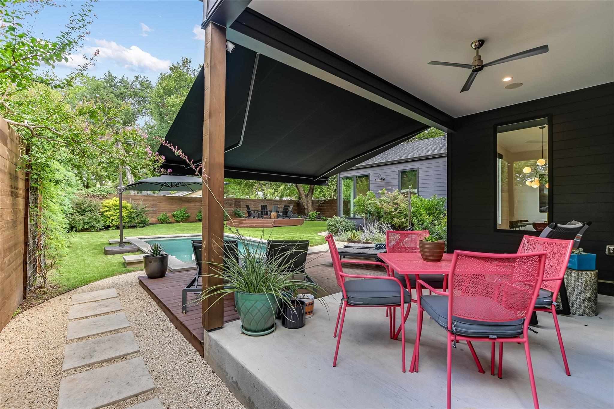 4504 Mount Vernon DR