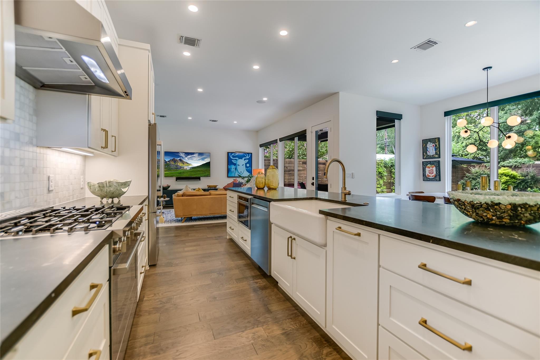 4504 Mount Vernon DR