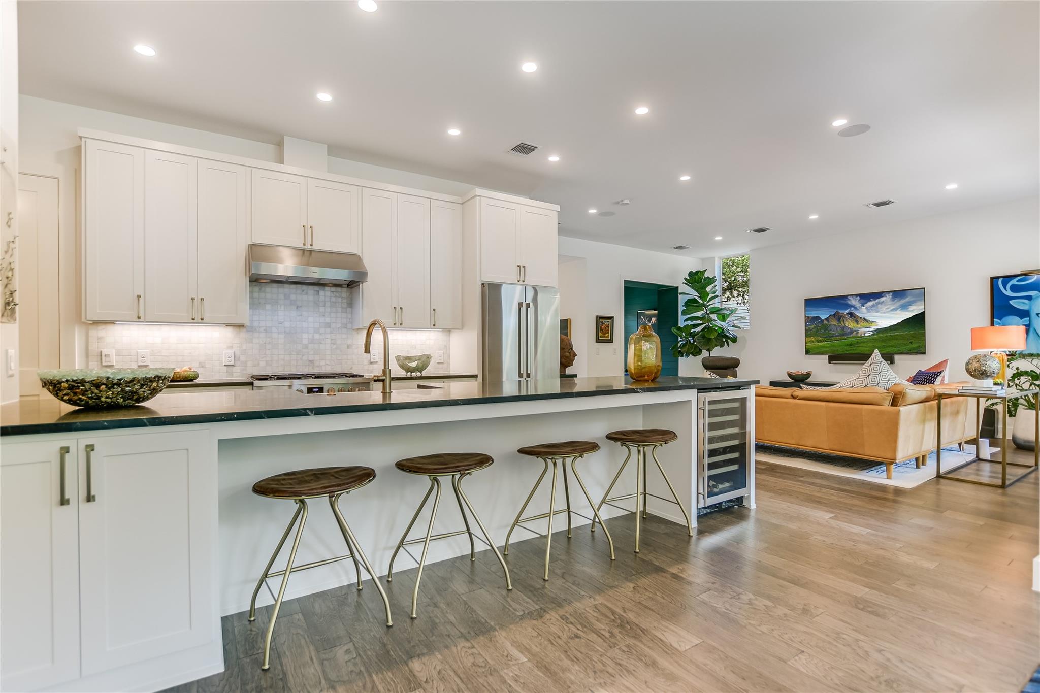 4504 Mount Vernon DR
