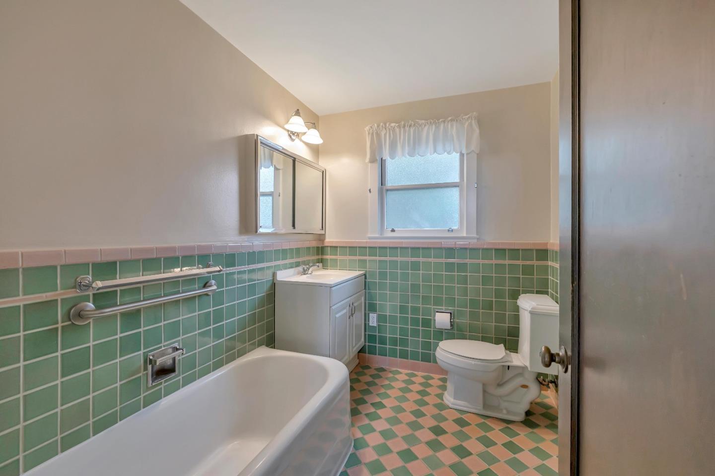 247 Delmar WAY