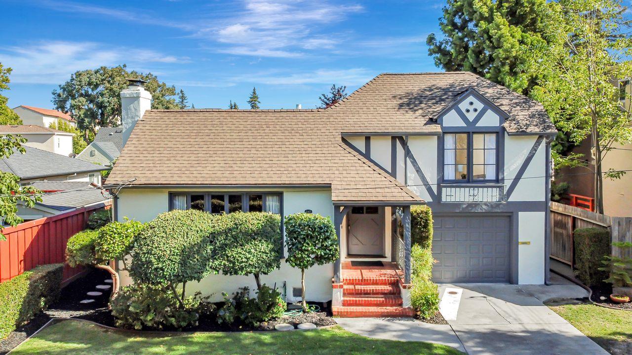 247 Delmar Way