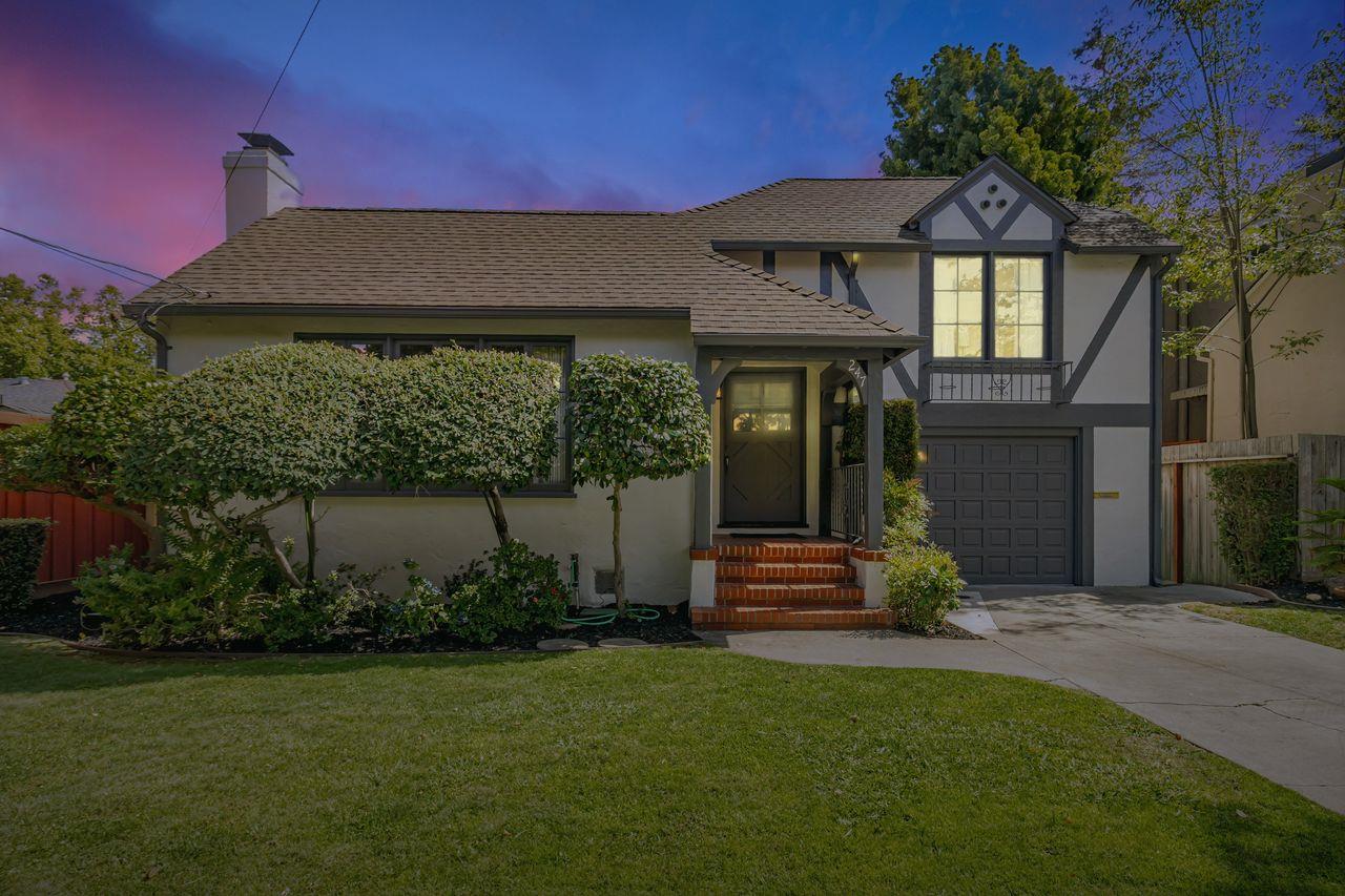 247 Delmar Way