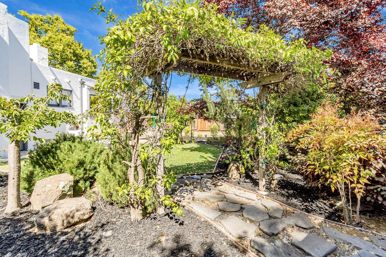 247 Delmar Way